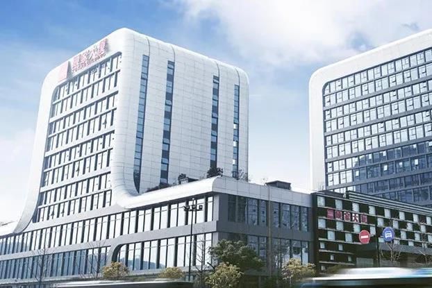 爆雷！“軟體家居巨頭”董事長被調(diào)查，百億債務(wù)壓頂頻繁海外并購